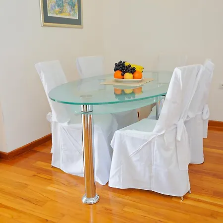 Lavender Daire Zadar